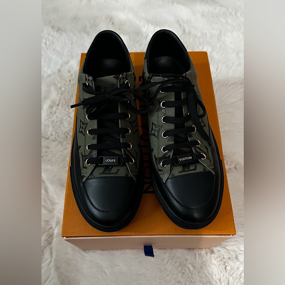 ❌SOLD❌🖤💚Louis Vuitton tennis shoes 🖤💚